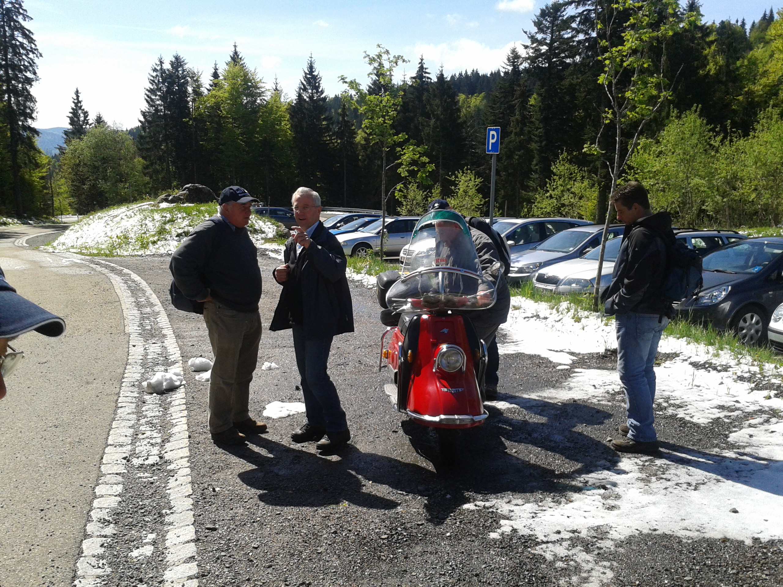 Gesellige Runde zum Abschluss – Vatertagswanderung 2012