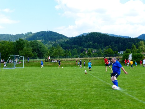 Begegnungen auf dem Sportplatz – Elfmeterkick 2013
