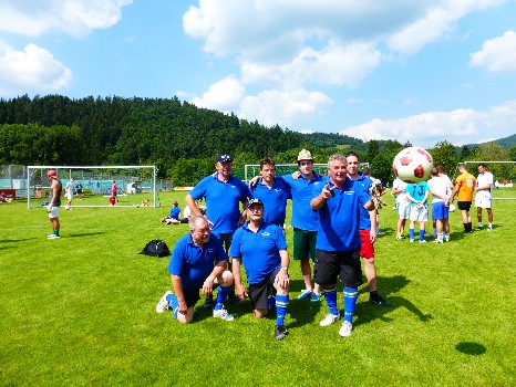 Die Mannschaft des Männerchors – Elfmeterkick 2013