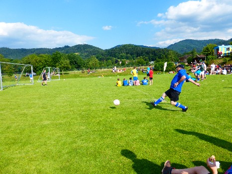 Die Mannschaft des Männerchors – Elfmeterkick 2013