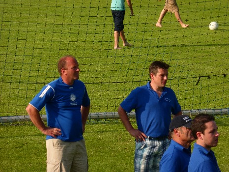 Die Mannschaft des Männerchors – Elfmeterkick 2013