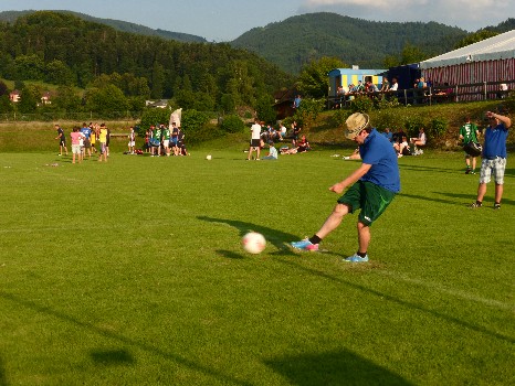 Begegnungen auf dem Sportplatz – Elfmeterkick 2013
