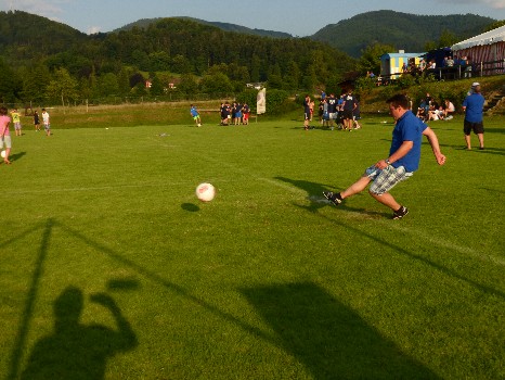 Begegnungen auf dem Sportplatz – Elfmeterkick 2013