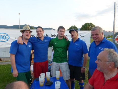 Die Mannschaft des Männerchors – Elfmeterkick 2013