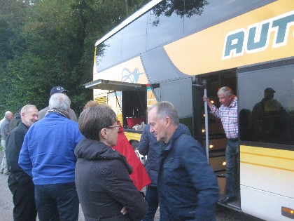 Gesellige Pause unterwegs – Vereinsausflug 2016