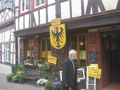 Gesellige Pause unterwegs – Vereinsausflug 2016