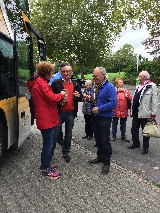 Gesellige Pause unterwegs – Vereinsausflug 2016