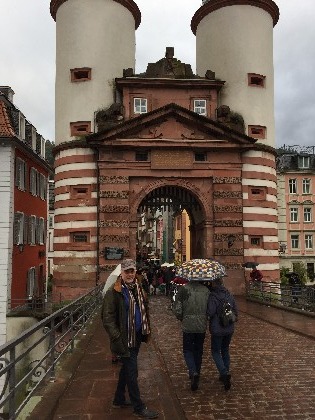 Gesellige Pause unterwegs – Vereinsausflug 2016