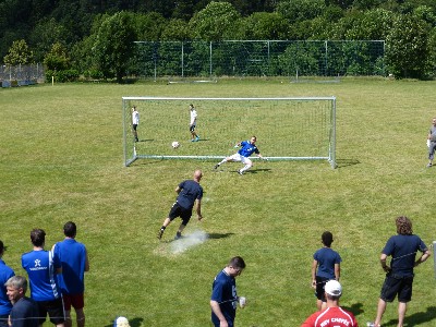Begegnungen auf dem Sportplatz – Elfmeterkick 2016