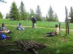 Gesellige Runde zum Abschluss – Vatertagswanderung 2009
