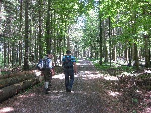 Rast und Stärkung unterwegs – Vatertagswanderung 2009
