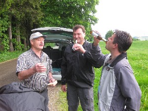 Rast und Stärkung unterwegs – Vatertagswanderung 2009