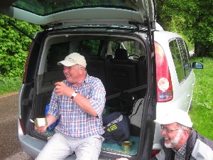 Gesellige Runde zum Abschluss – Vatertagswanderung 2009