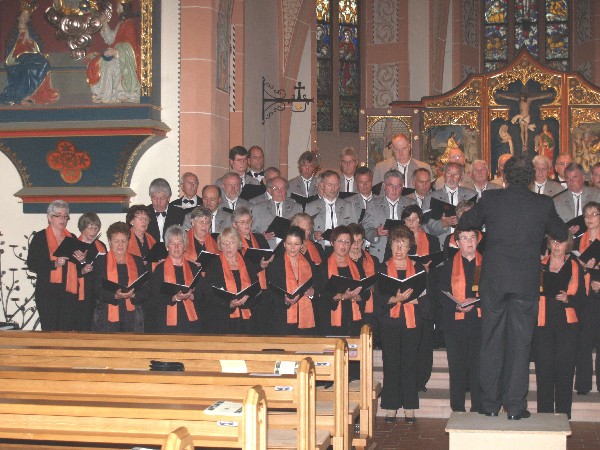 Der Männerchor beim Kirchenkonzert 2011