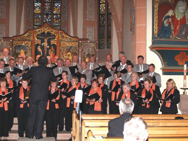 Der Männerchor beim Kirchenkonzert 2011
