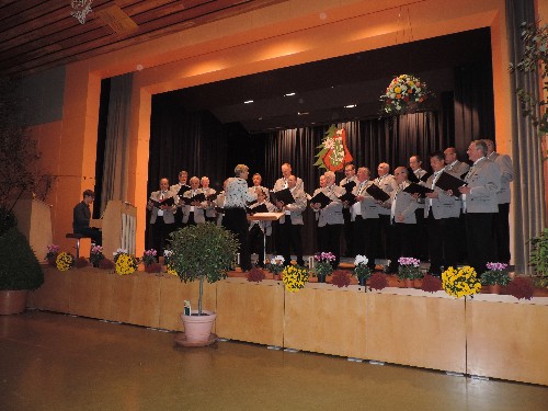 Der Männerchor beim Herbstkonzert 2017