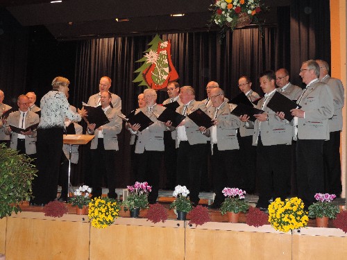 Der Männerchor beim Herbstkonzert 2017