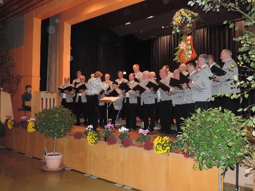 Der Männerchor beim Herbstkonzert 2017