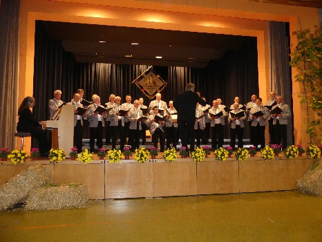 Der Männerchor beim Herbstkonzert 2018