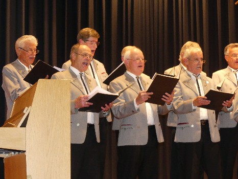 Der Männerchor beim Herbstkonzert 2018