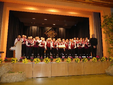 Der Männerchor beim Herbstkonzert 2018