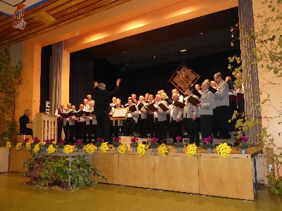 Der Männerchor beim Herbstkonzert 2021