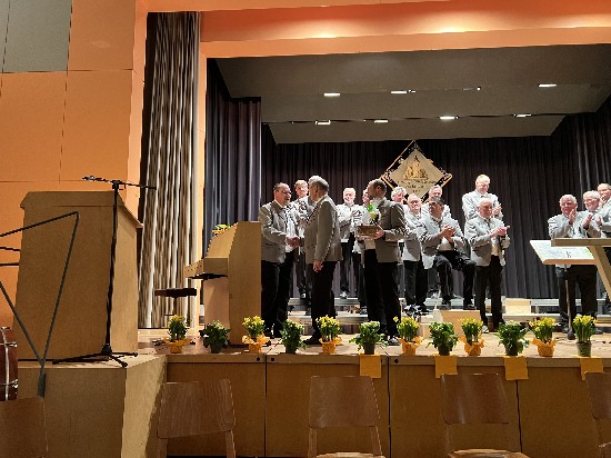 Der Männerchor beim Frühlingskonzert 2023