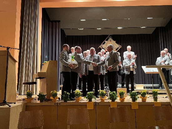 Der Männerchor beim Frühlingskonzert 2023