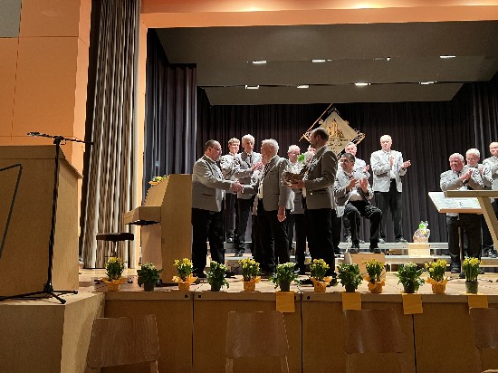 Der Männerchor beim Frühlingskonzert 2023