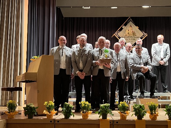 Der Männerchor beim Frühlingskonzert 2023