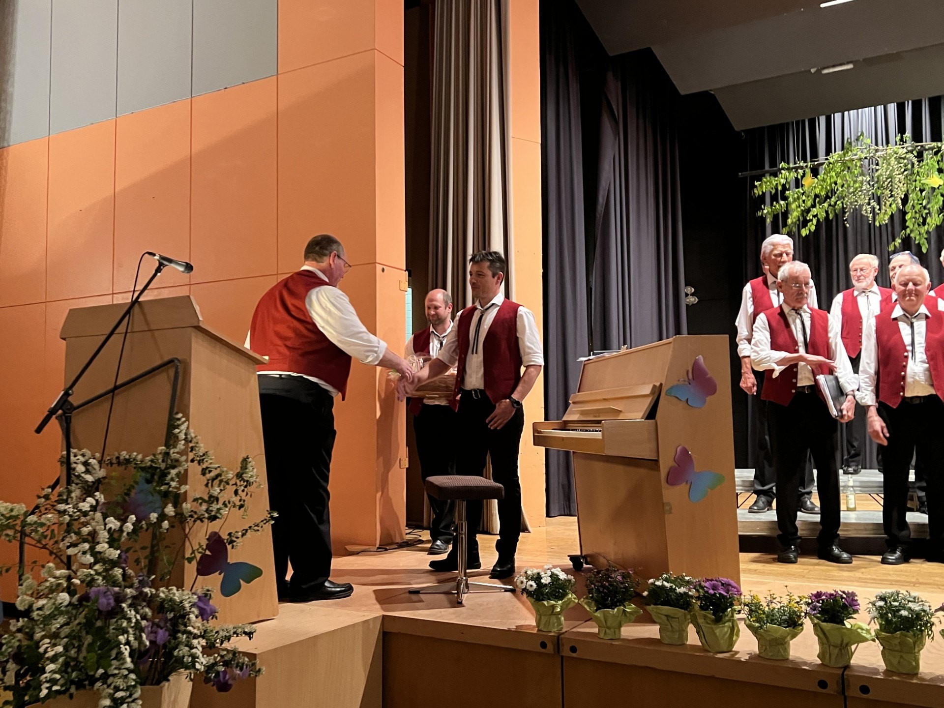 Männerchor mit Klavierbegleitung