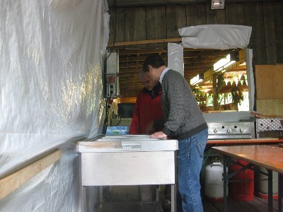 Sängerhock 2010 – Helfer sorgen für das leibliche Wohl